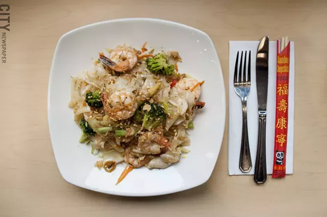 Khong House Noodle with shrimp - PHOTO BY RENÉE HEININGER