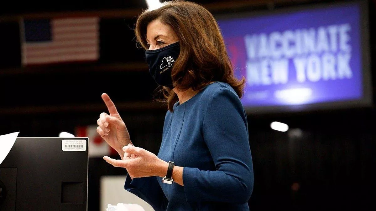 hochul seeks to ease hospital staffing shortages through executive order news city news arts life