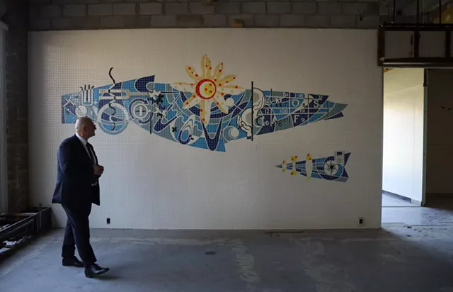 A Kodak mosaic hidden behind drywall for decades is uncovered - Vimarsana News