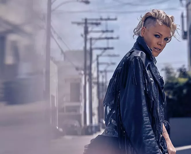 FACEBOOK, P!NK