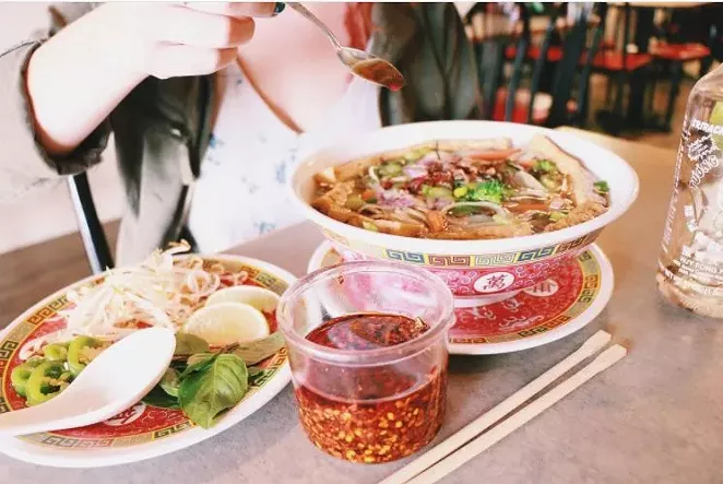 INSTAGRAM / EATBOKCHOYSA