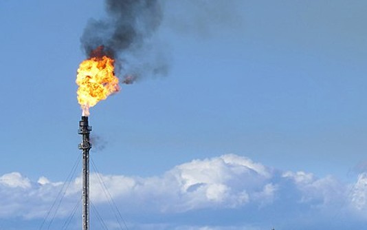 US proposing easing rules on climate-changing oil emissions