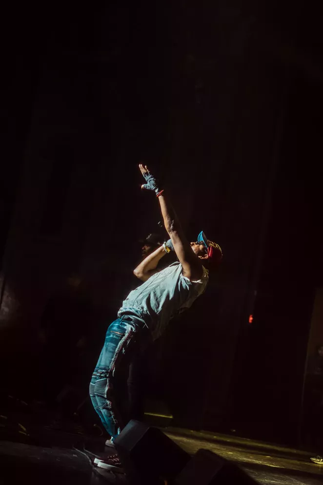 RZA Rocking During The Wu-Tang Set - OSCAR MORENO