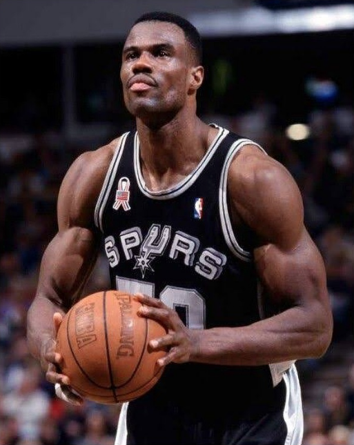 INSTAGRAM / HOOPS_PODCAST