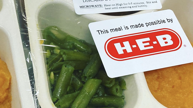 H-E-B’s 2020 Feast of Sharing efforts included donating Thanksgiving meals to homebound seniors. - INSTAGRAM / MOWSATX