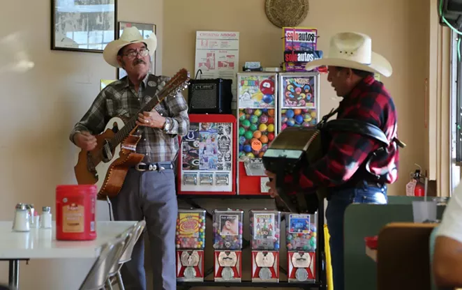 Dueto Vendaval performs at Pancho's Mexican Restaurant on the West Side. - BEN OLIVO