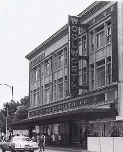 This 1981 photo shows the Woolworth Building with its original signage. - COURTESY PHOTO / SAN ANTONIO CONSERVATION SOCIETY