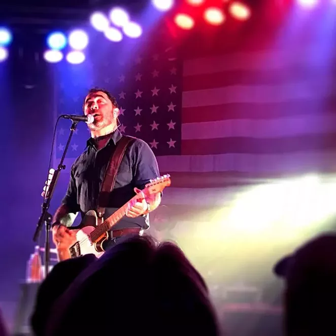 HTTPS://WWW.FACEBOOK.COM/AARONLEWISMUSIC/