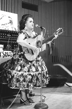Lydia Mendoza performs in Chulas Fronteras. - CHRIS STRACHWITZ © ARHOOLIE FOUNDATION