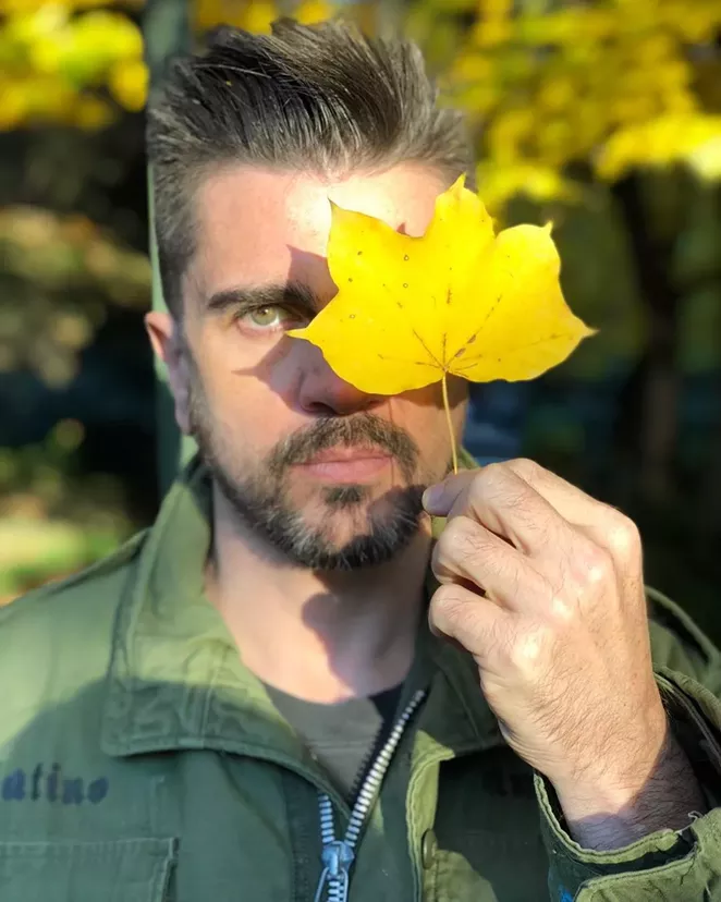 FACEBOOK, JUANES