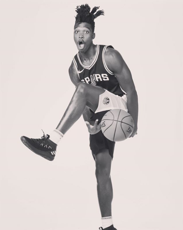 INSTAGRAM / LONNIEWALKERIV