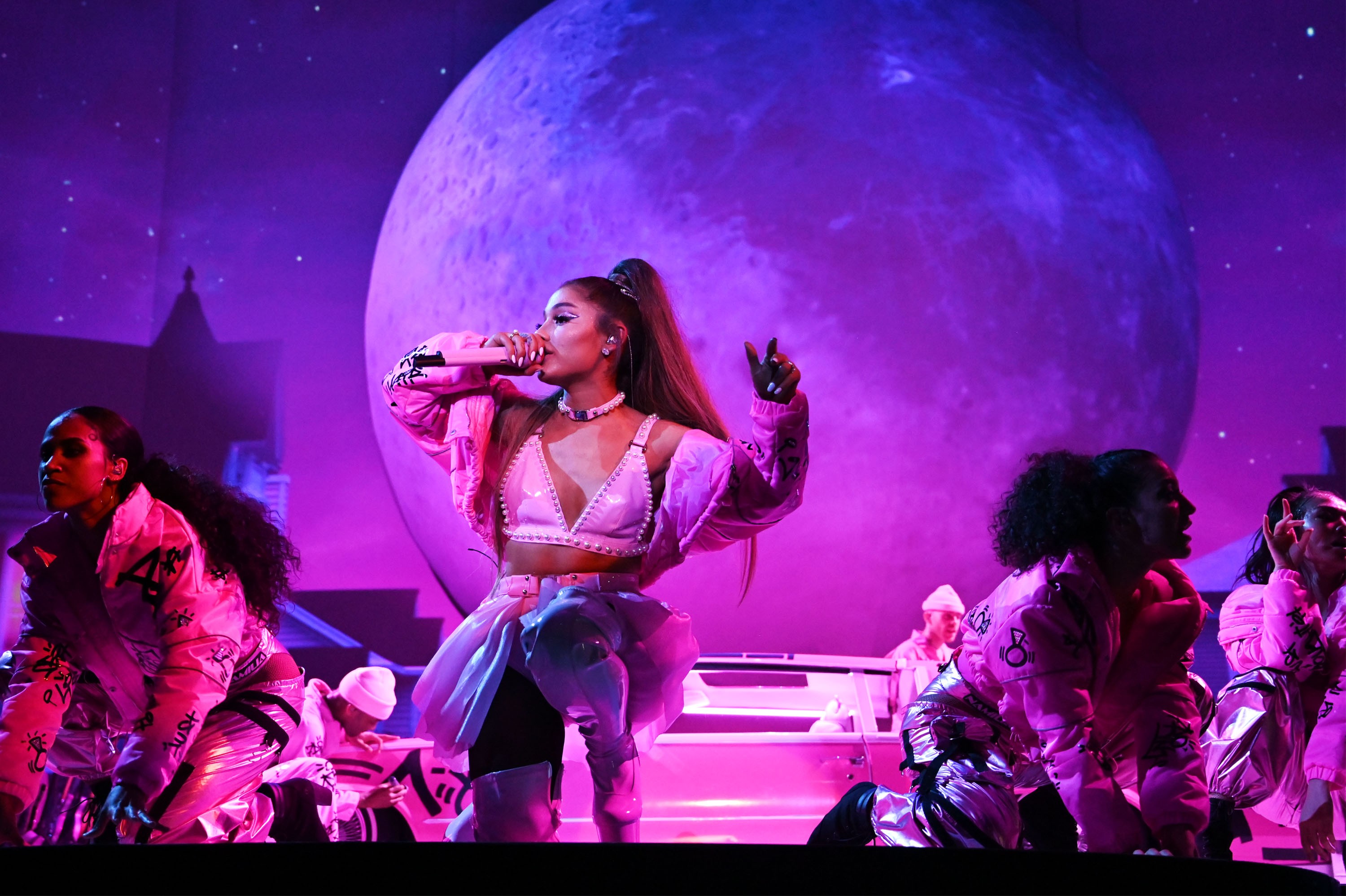Its Her World Were Just Living In It Ariana Grande Wows