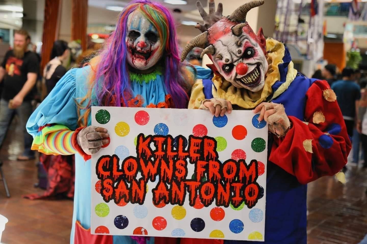 Die Laughing A Spate Of Evil Clowns Are Joining Pennywise And The