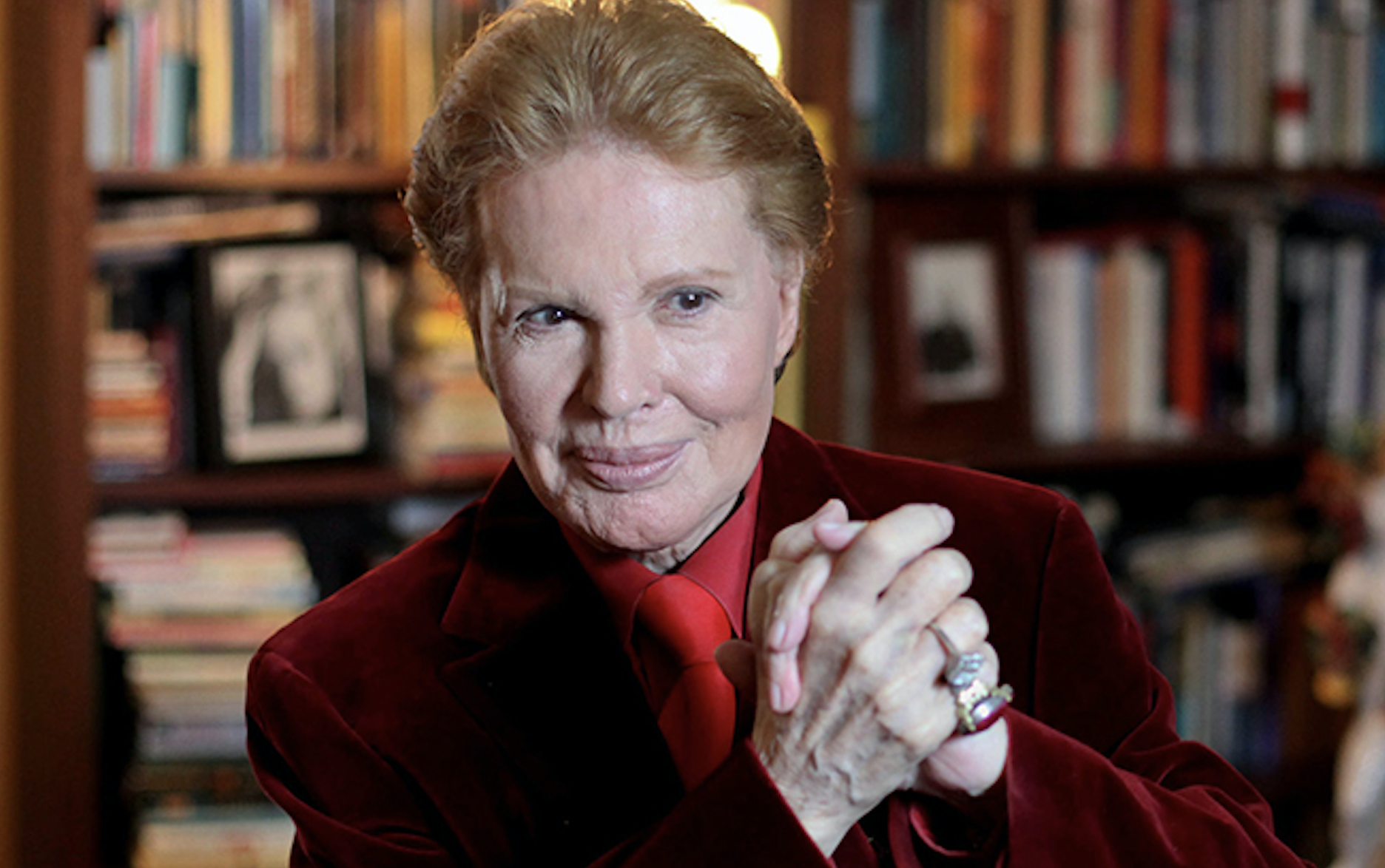 Documentary Mucho Mucho Amor On Beloved Astrologer Walter Mercado Debuts On Netflix This Week Artslut