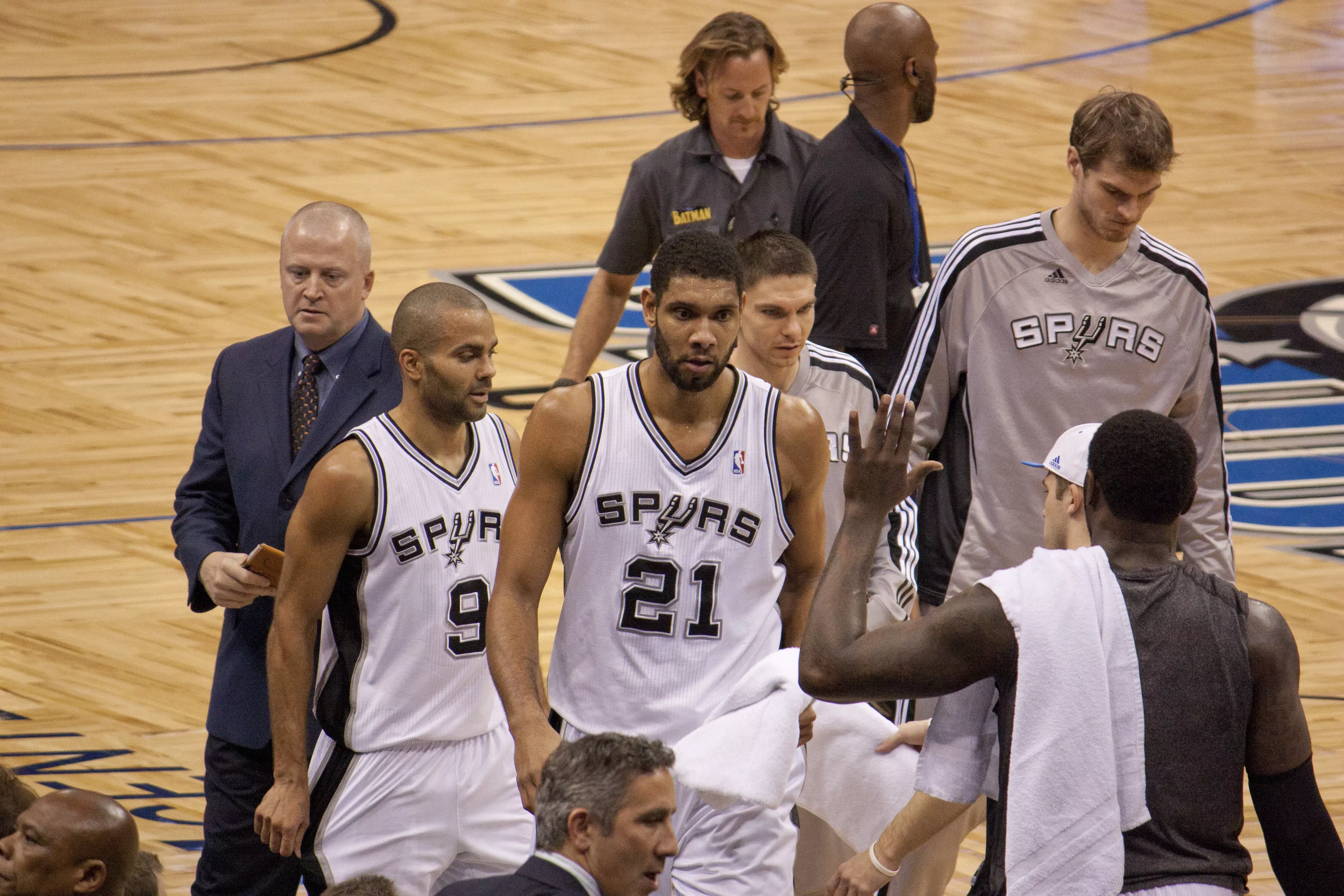 tim duncan dog jersey