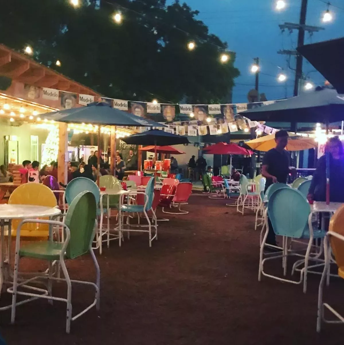 24 Kid Friendly San Antonio Spots Where Pas Can Get A Drink Burleson Isn T Just A Suburb Near Dallas Anymore At Yard Beer Garden Here In San Antonio You Can Bring The Kids And