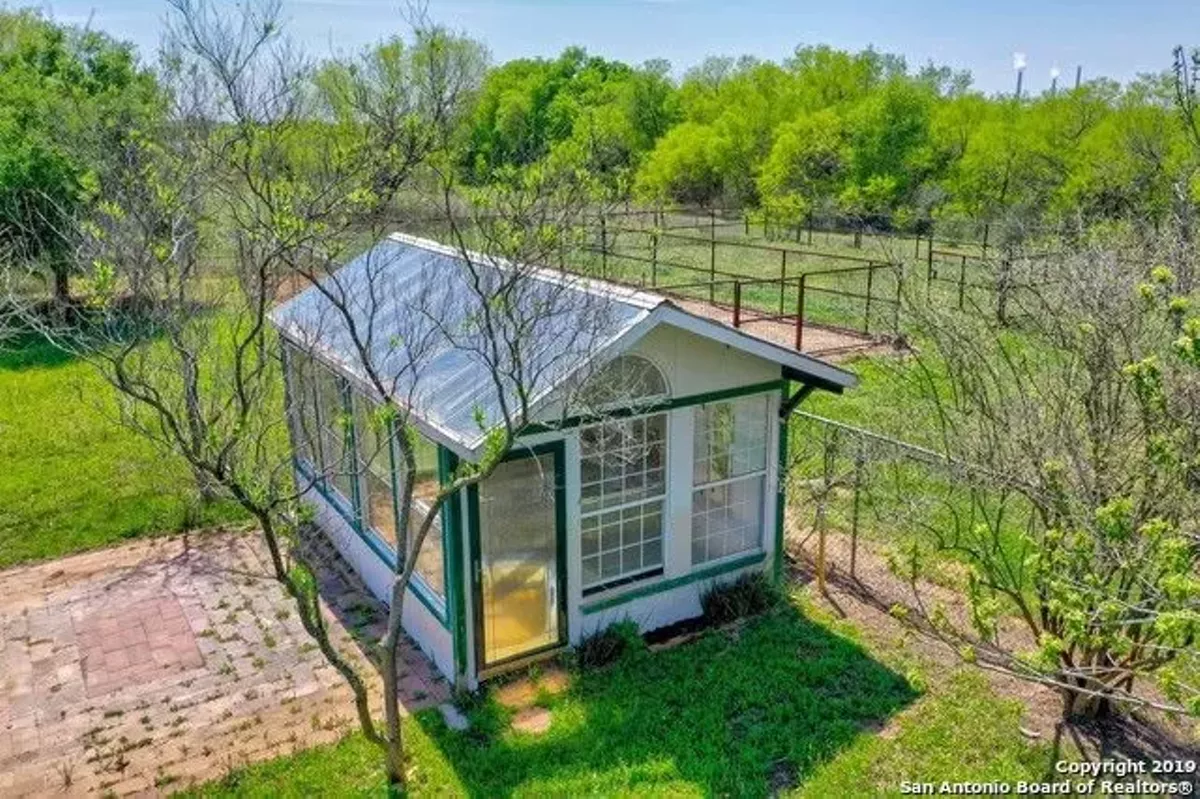 A House on Calaveras Lake Is for Sale, and It Feels Like an Island