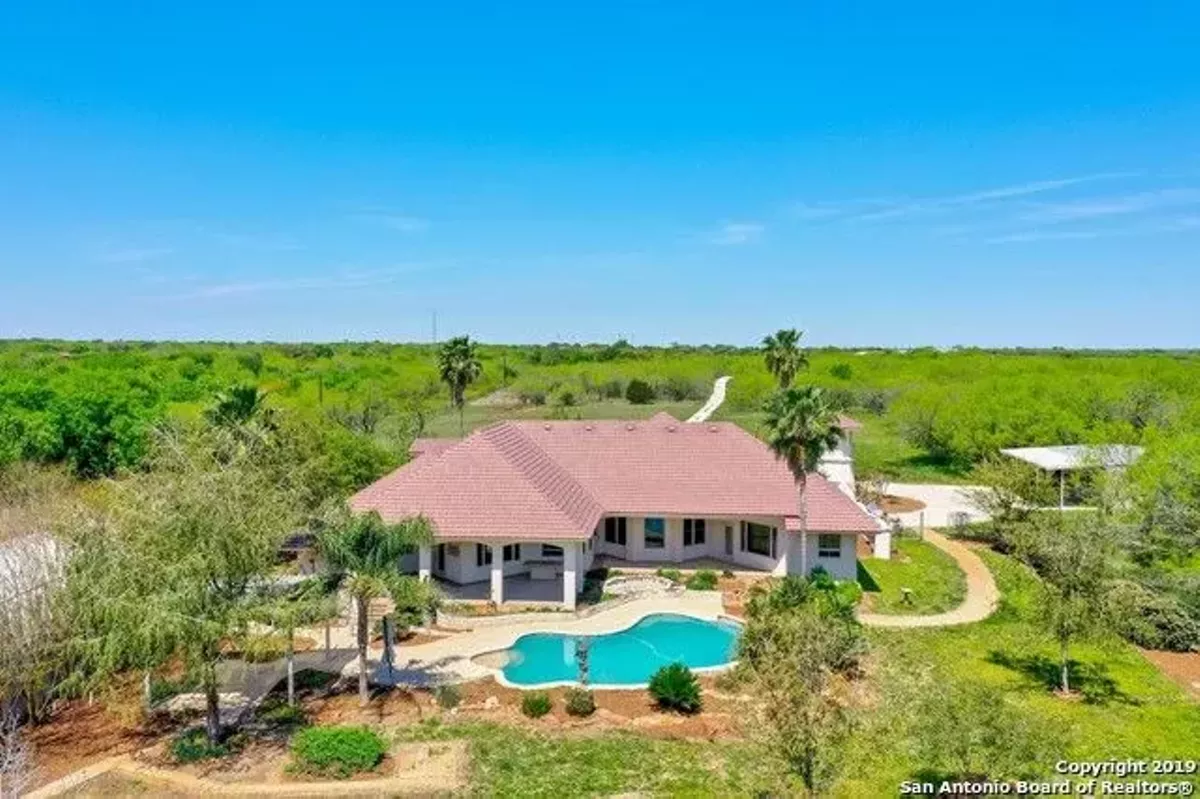 A House on Calaveras Lake Is for Sale, and It Feels Like an Island
