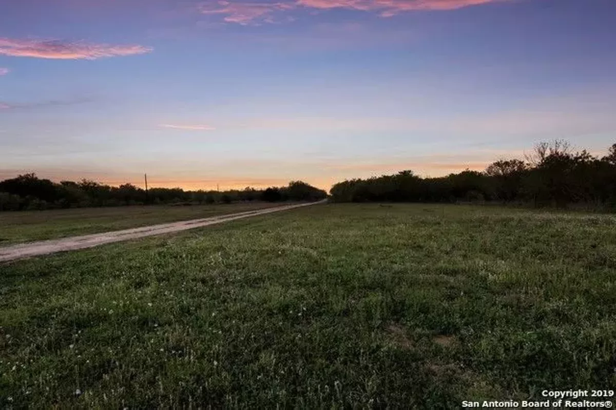 A House on Calaveras Lake Is for Sale, and It Feels Like an Island