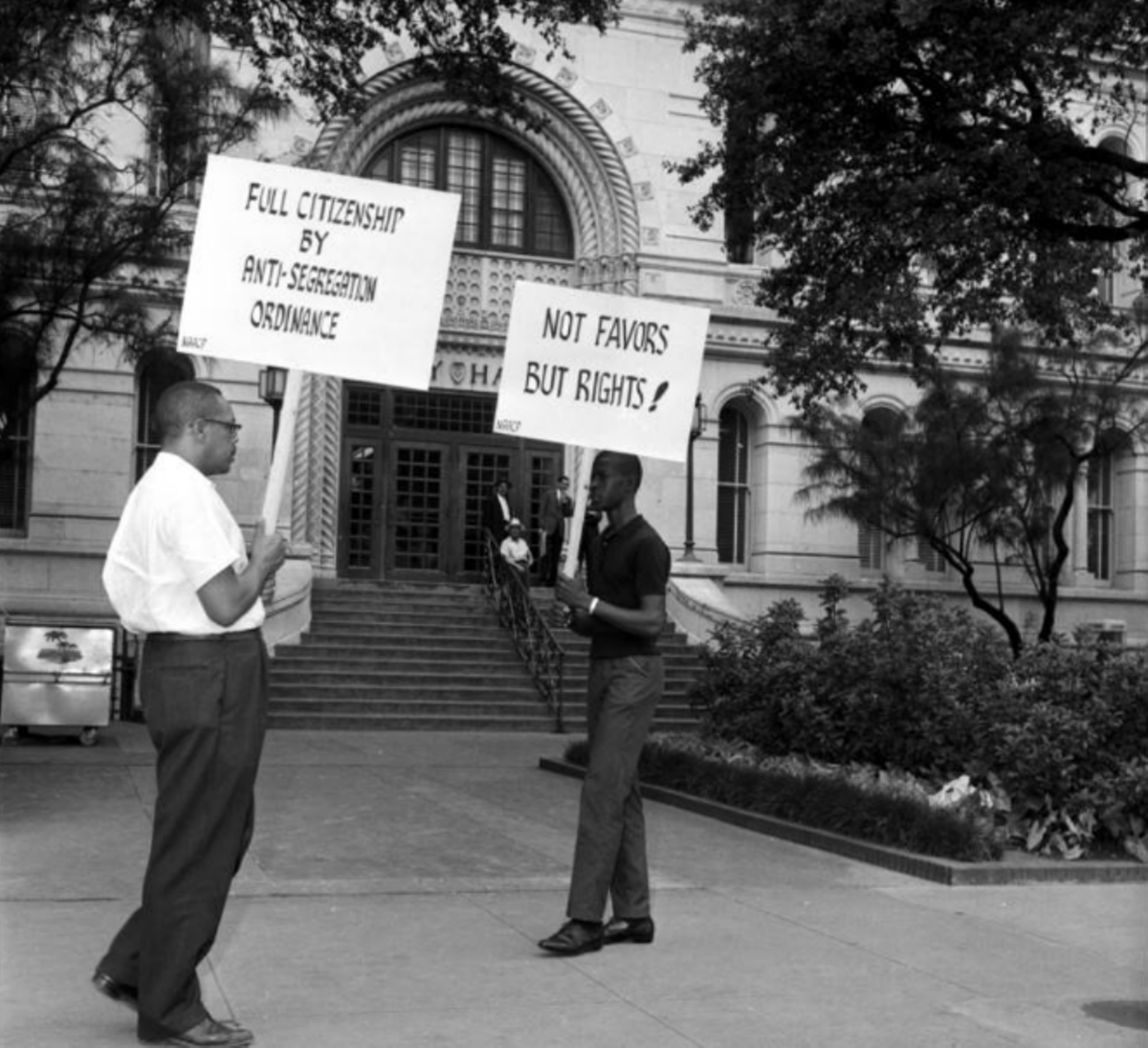 These Photos Show San Antonio S Long And Powerful History Of Street Protests San Antonio Slideshows San Antonio Current Since photography was invented in the early 1800s, much of history — both the savory and the unsavory, the uplifting and haunting — has become immortalized in take a closer look at some of the most powerful photos in american history! street protests san antonio