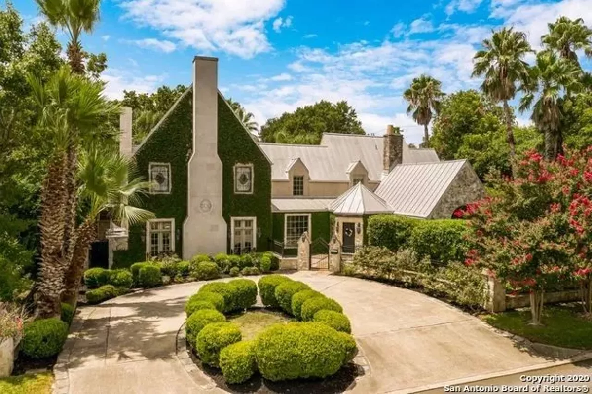 A 1.9 Million Mansion for Sale in Olmos Park Has a Master Bedroom Fit