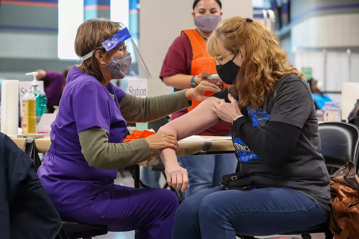 City of San Antonio launches COVID-19 vaccine waitlist for people 65 and older - Vimarsana News