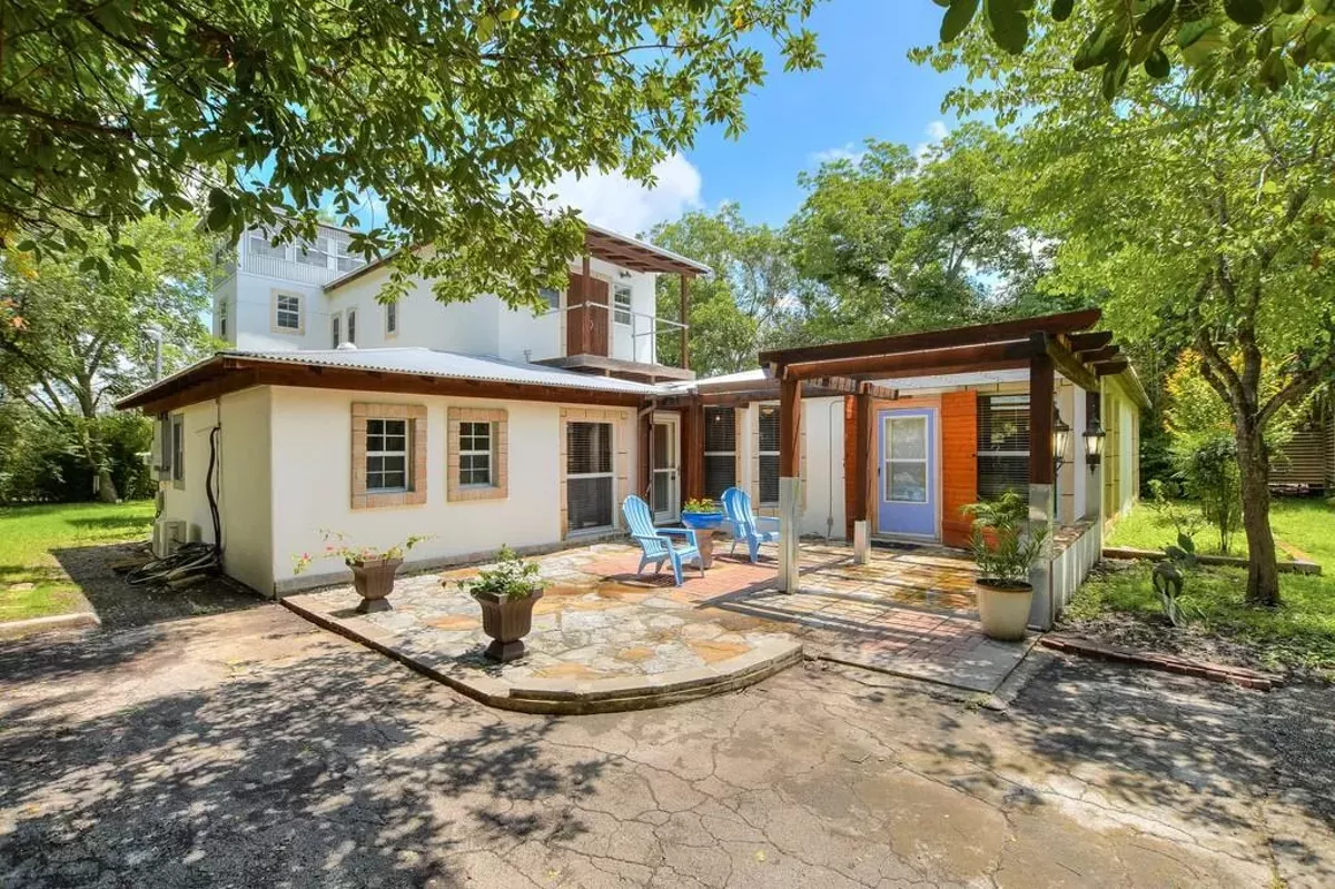 The son of legendary Texas oil man Bob West is selling this San Antonio home - Vimarsana News