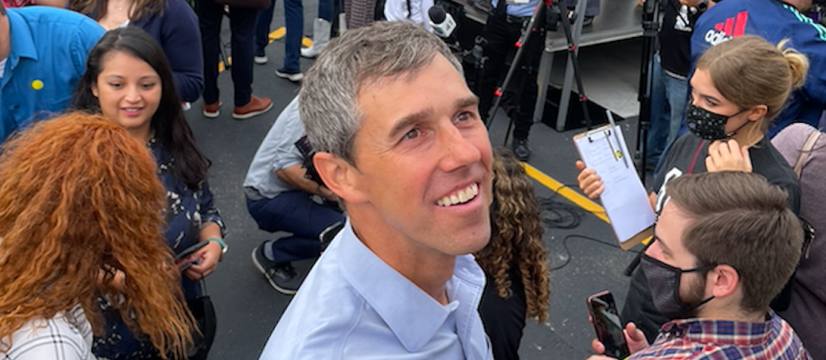 Attack ad from Greg Abbott edits Beto O'Rourke recording to create deceptive soundbites about police - Vimarsana News