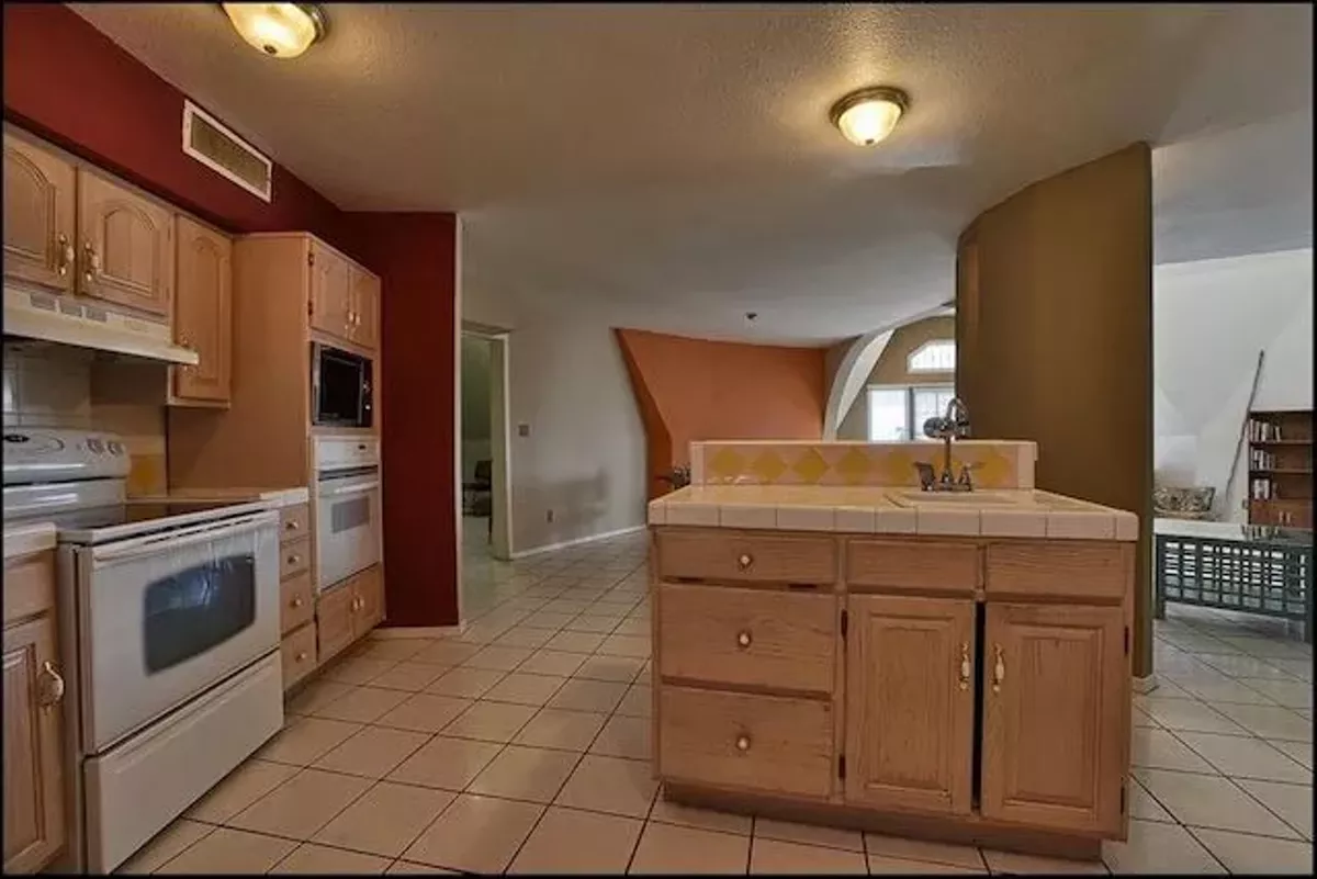 You Can Own This Weird Texas Igloo House For Only 130K San Antonio