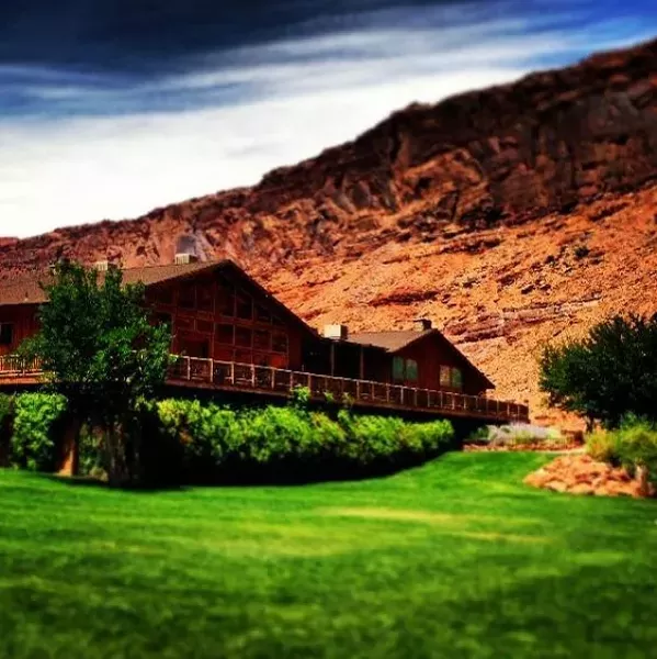 Red Cliffs Lodge