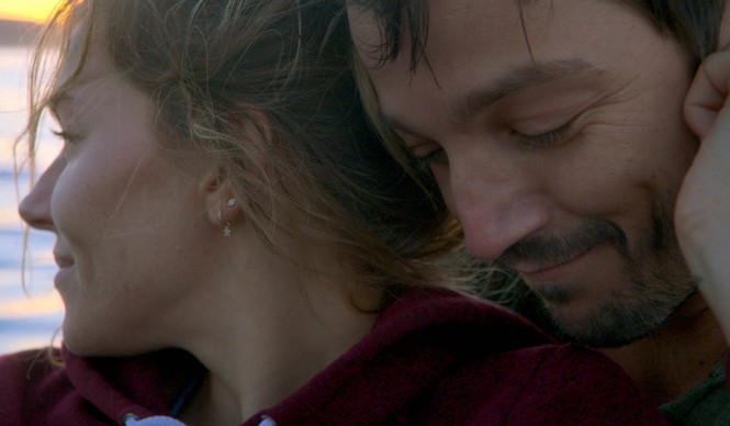 Sienna Miller and Diego Luna in Wander Darkly