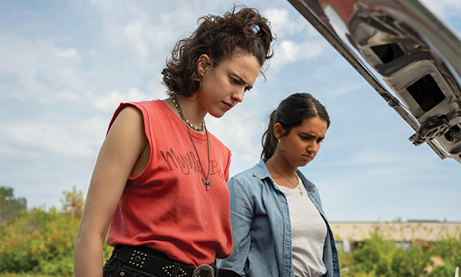 Margaret Qualley and Geraldine Viswanathan in Drive-Away Dolls - FOCUS FEATURES