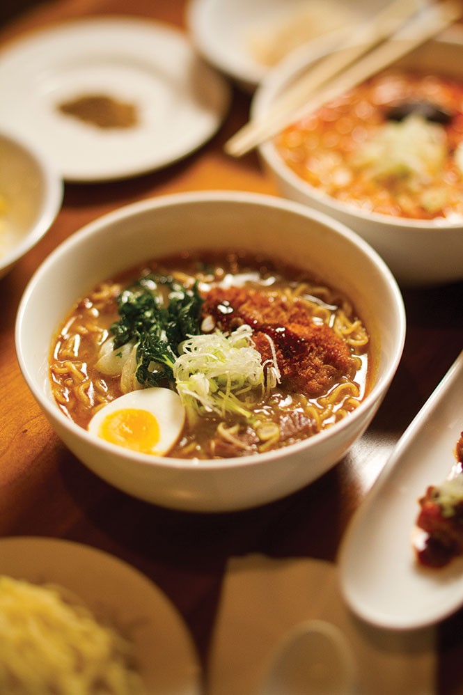 dine_tosh_ramon-japanese_curry_ramen_jt.jpg