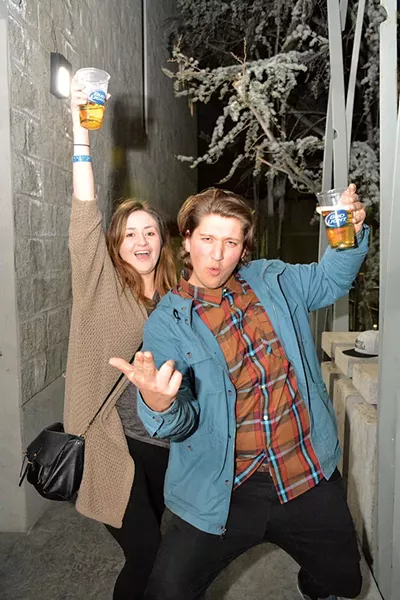 music_shotsinthedark1-7-d470e3e6edc9a048.jpg