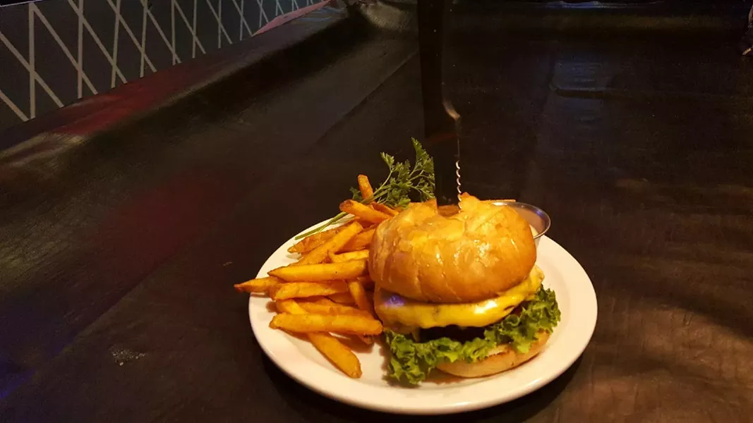 pinky_s_garlicburger.jpeg