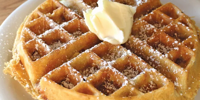 “Chicken-IN-Waffle” at Penny Ann’s Café - ENRIQUE LIMÓN