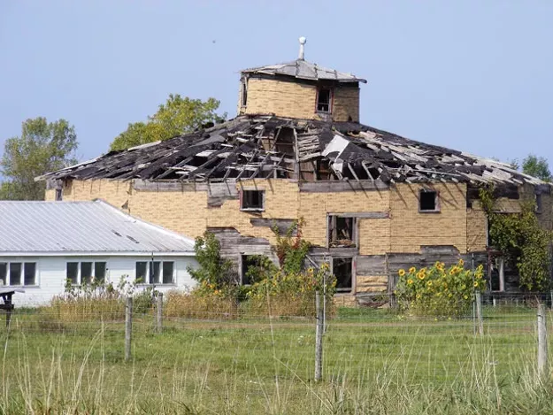Wtf Why Are Barns Allowed To Fall Into Disrepair Yet Are Rarely