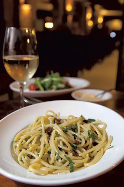 Bucatini carbonara - MATTHEW THORSEN