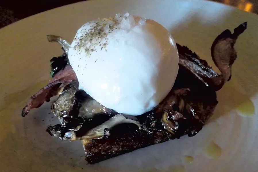 Hen of the Woods mushroom toast - ETHAN DE SEIFE