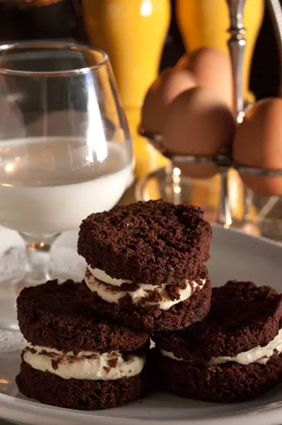 Homemade Oreos - MATTHEW THORSEN