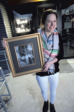 Kortnee Bush with the photo of her grandparents - MATTHEW THORSEN