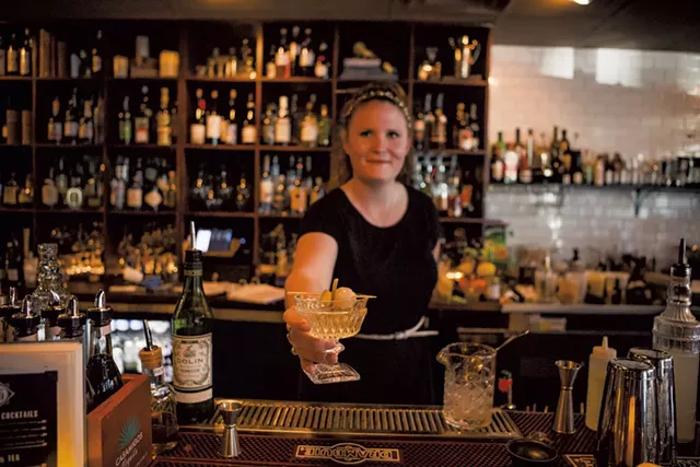 Drinks at Deli 126 - LUKE AWTRY PHOTOGRAPY