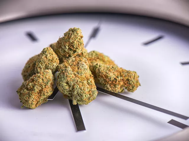 Tick tick tick... - ROXANA GONZALEZ | DREAMSTIME.COM