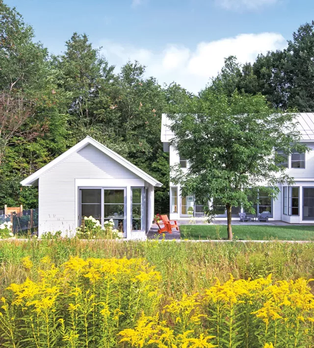 Exterior view of the home - LINDSAY SELIN