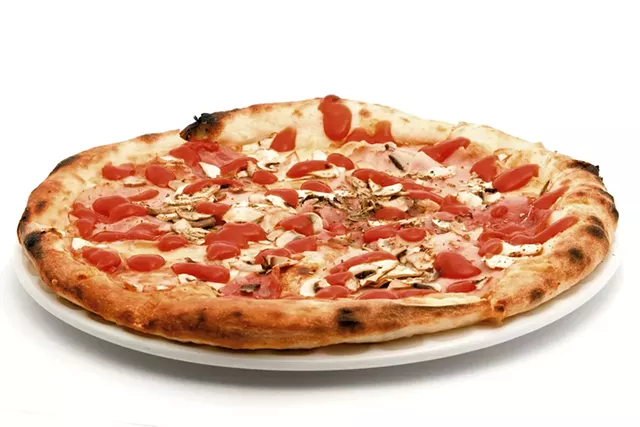 12-inch pizza pie - CHODE | DREAMSTIME.COM