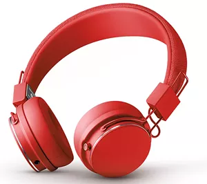 09-listen-headphones.jpg