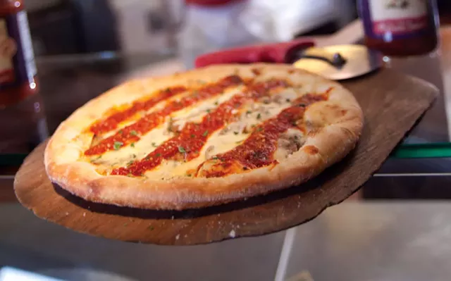Mimmo's Pizzeria Restaurant - MATTHEW THORSEN