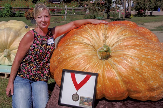 Lisa Gates at Sam Mazza's Giant Pumpkin Weigh-In - STEPHEN MEASE