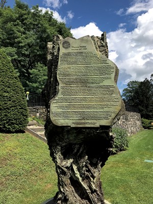 Sculpture in the "Hudson on the Garden" exhibit - SALLY POLLAK ©️ SEVEN DAYS