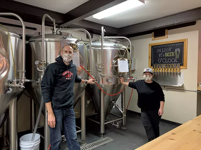 Hogback Brewing's Jamie Sawyer and Katie Baas of Lucky Star Catering - MELISSA PASANEN